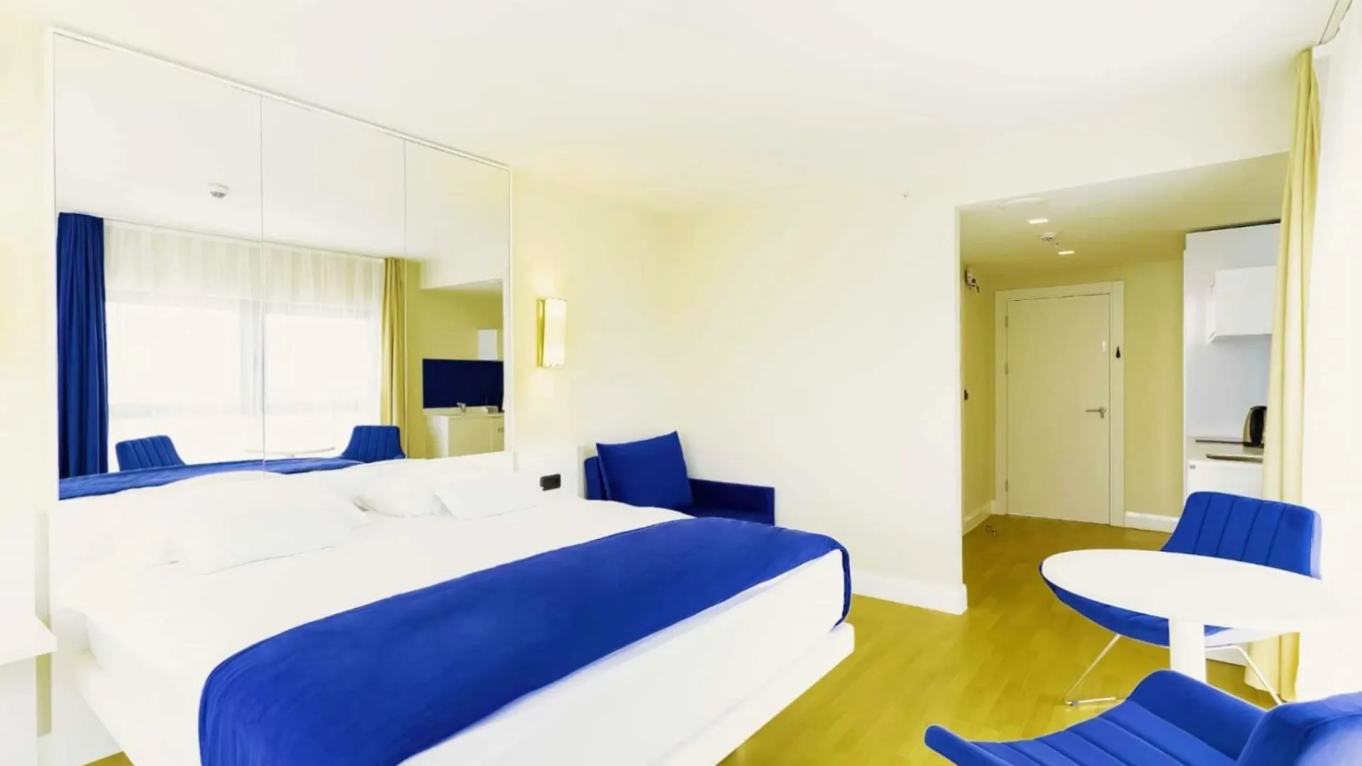 Restful Sea View Aparthotel In Orbi City Batumi